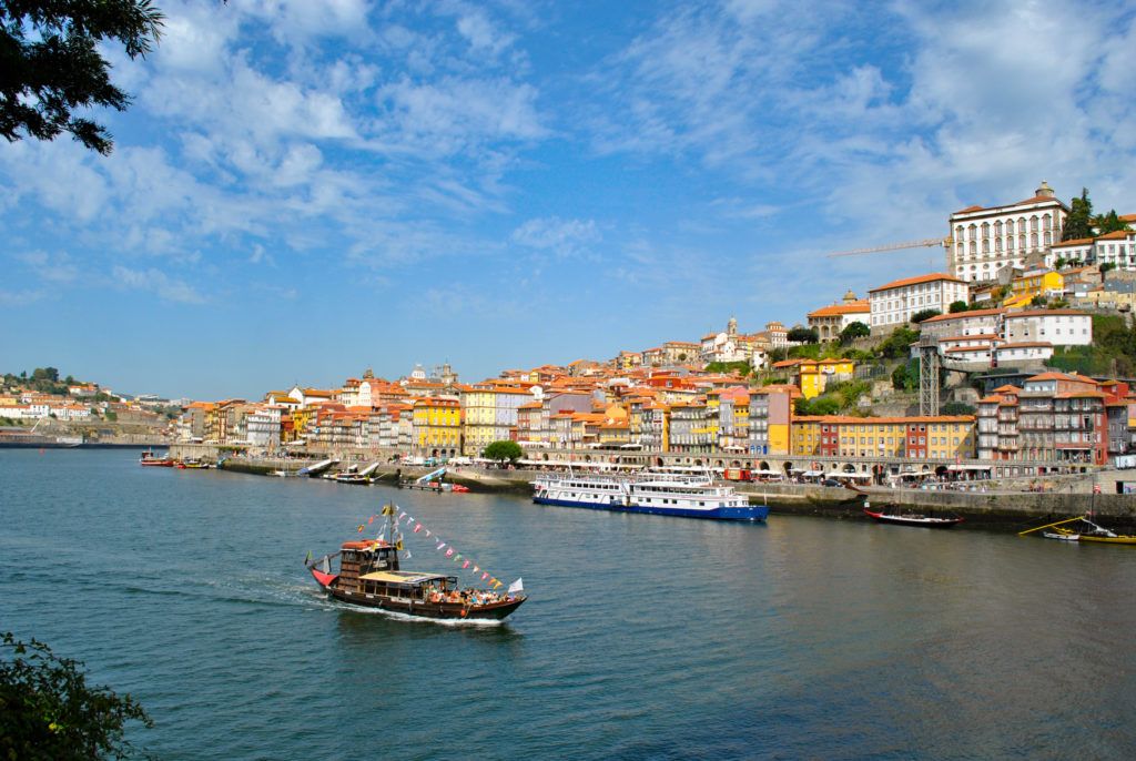 Rio Douro on a sunny day, Porto itinerary